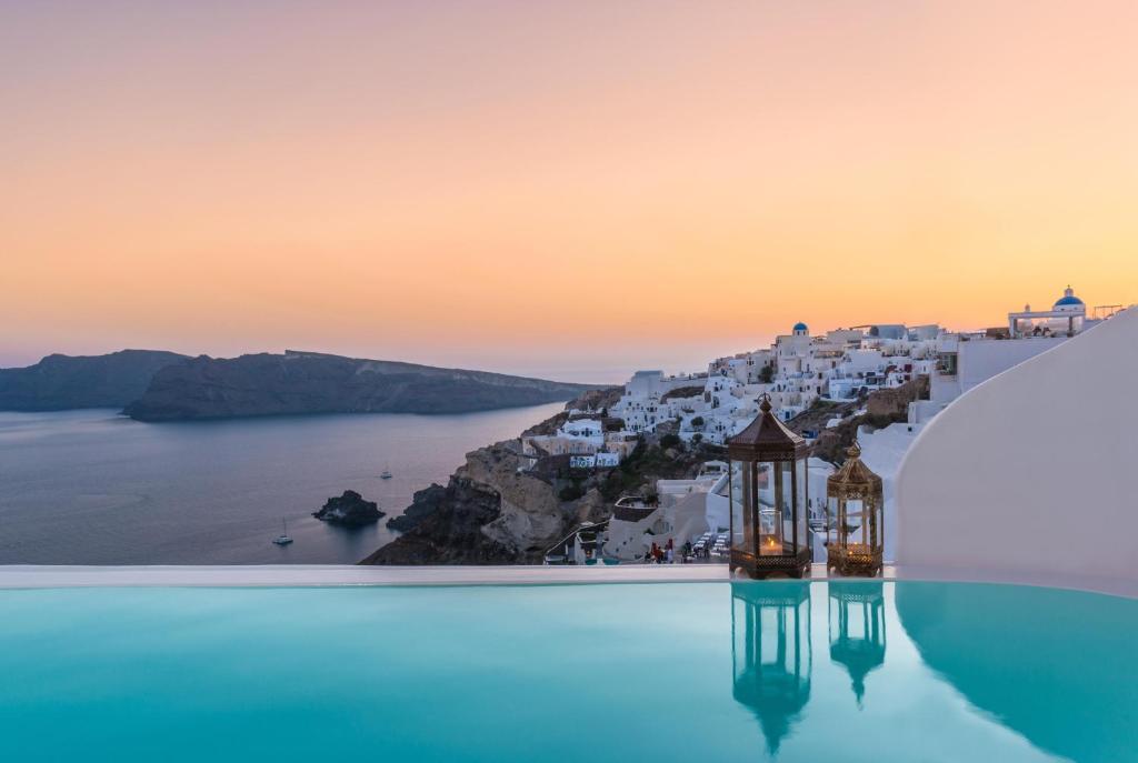 Piscina Infinita Andronis Luxury Suites Santorini